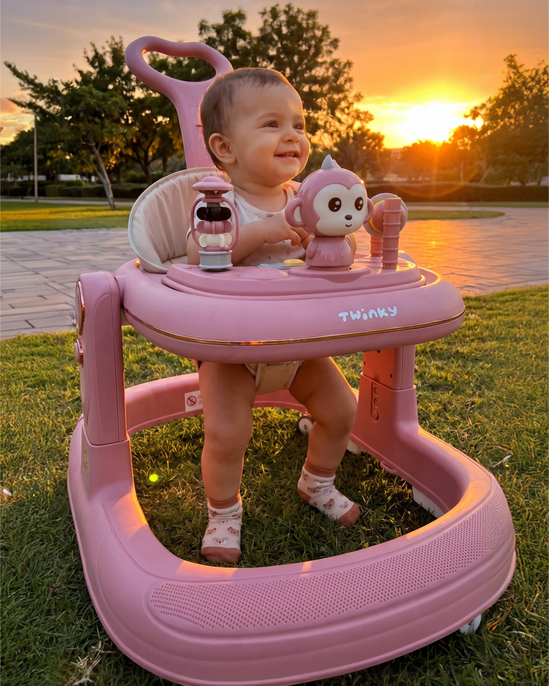 Twinky Babywalker GO - 2-i-1 Gåstol & Gåvagn - Rosa
