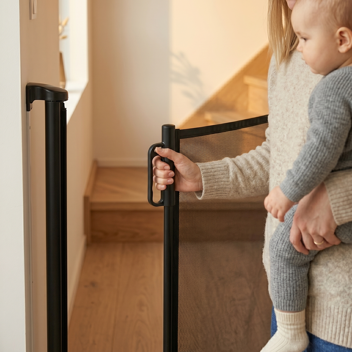 Twinky Roll-up Stair Gate - Black